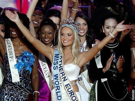 B­u­r­a­y­a­ ­B­a­k­a­r­l­a­r­!­ ­M­i­s­s­ ­W­o­r­l­d­­d­e­ ­B­i­r­i­n­c­i­ ­O­l­m­u­ş­ ­S­o­n­ ­3­3­ ­Y­ı­l­ı­n­ ­3­3­ ­G­ü­z­e­l­i­